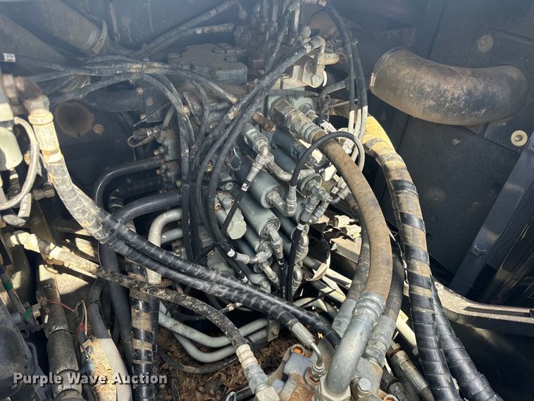 image for item EH6927 2016 Link-Belt 210X4 long reach excavator