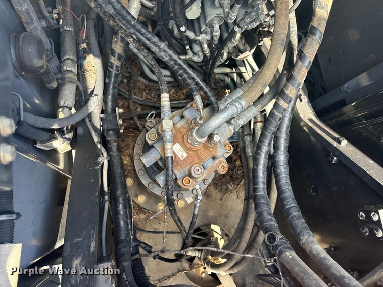 image for item EH6927 2016 Link-Belt 210X4 long reach excavator