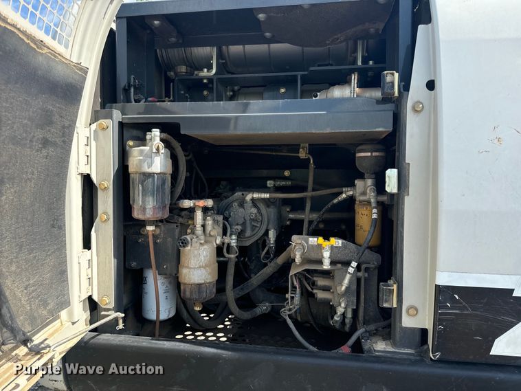 image for item EH6927 2016 Link-Belt 210X4 long reach excavator