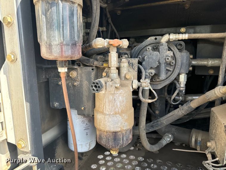 image for item EH6927 2016 Link-Belt 210X4 long reach excavator