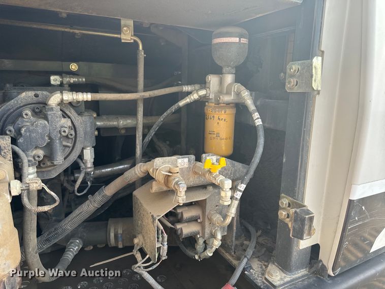 image for item EH6927 2016 Link-Belt 210X4 long reach excavator