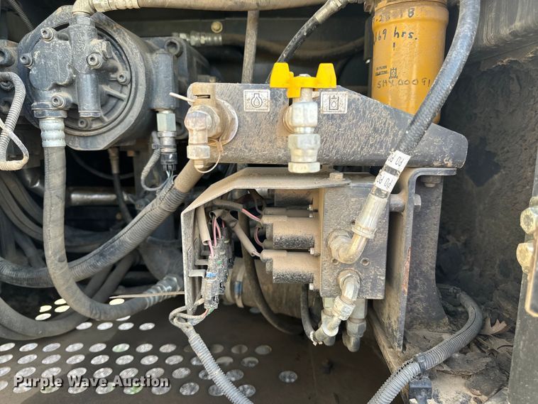 image for item EH6927 2016 Link-Belt 210X4 long reach excavator