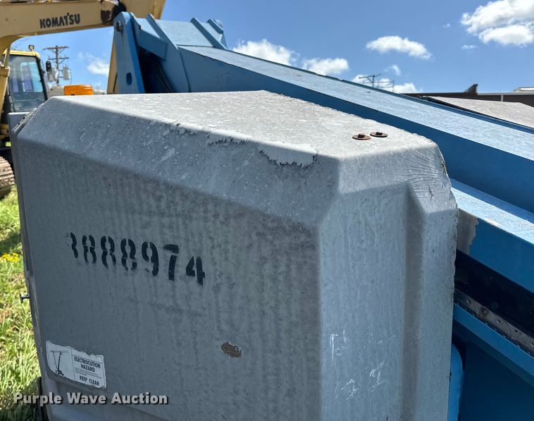 image for item EH6934 1995 Genie S-60 boom lift