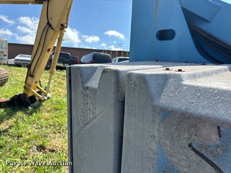 image for item EH6934 1995 Genie S-60 boom lift