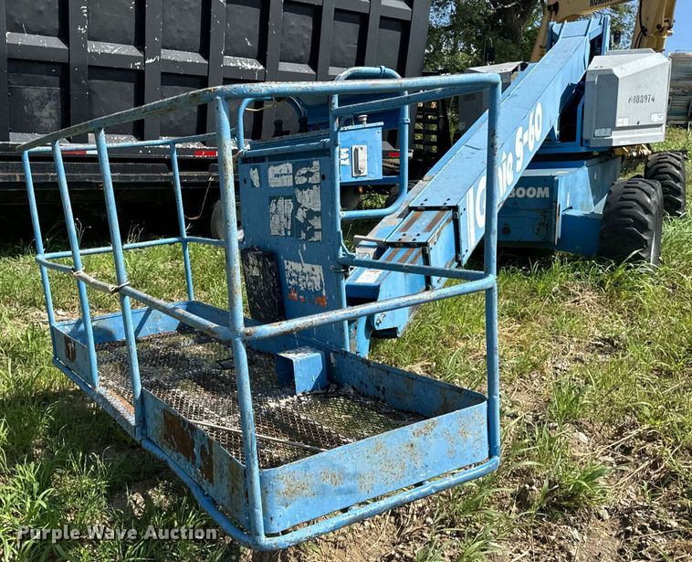 image for item EH6934 1995 Genie S-60 boom lift