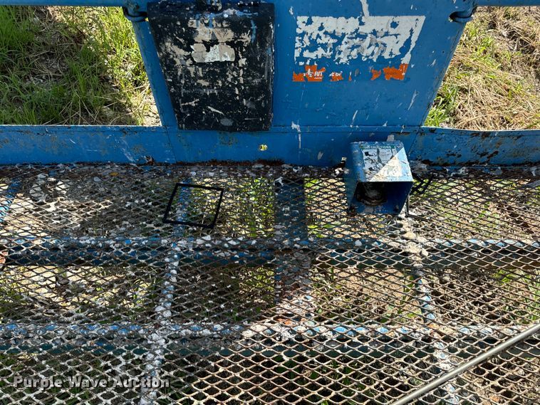 image for item EH6934 1995 Genie S-60 boom lift