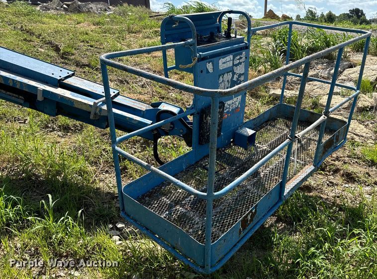 image for item EH6934 1995 Genie S-60 boom lift