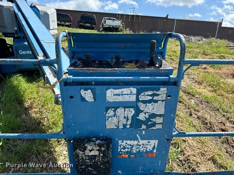 image for item EH6934 1995 Genie S-60 boom lift
