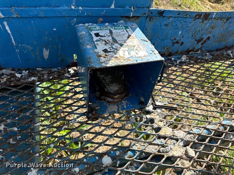 image for item EH6934 1995 Genie S-60 boom lift