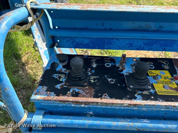image for item EH6934 1995 Genie S-60 boom lift
