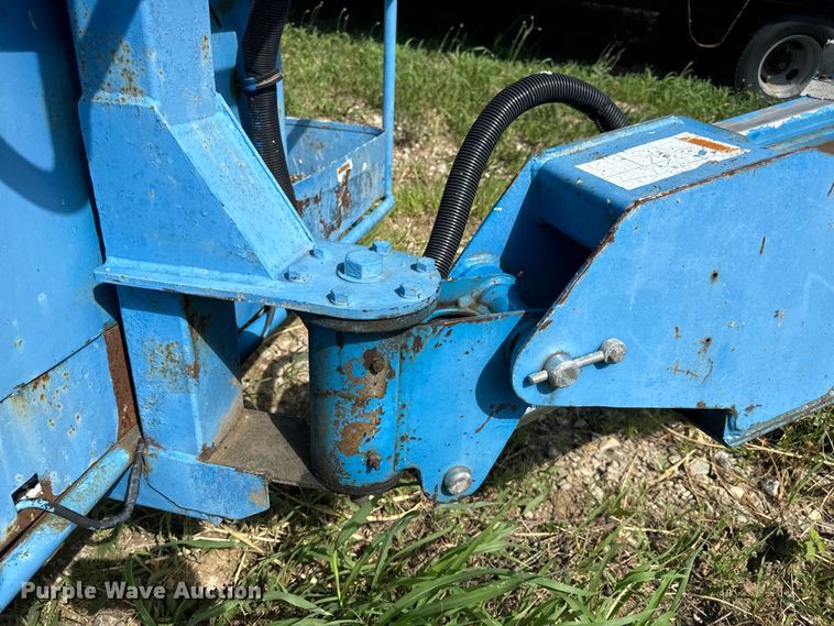 image for item EH6934 1995 Genie S-60 boom lift