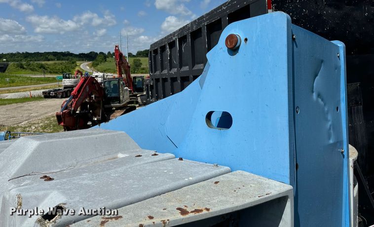 image for item EH6934 1995 Genie S-60 boom lift