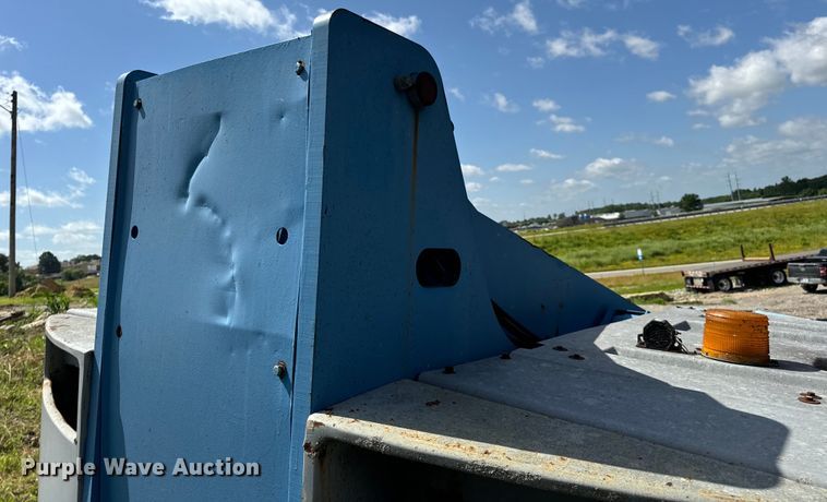 image for item EH6934 1995 Genie S-60 boom lift