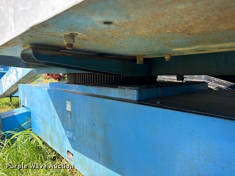image for item EH6934 1995 Genie S-60 boom lift