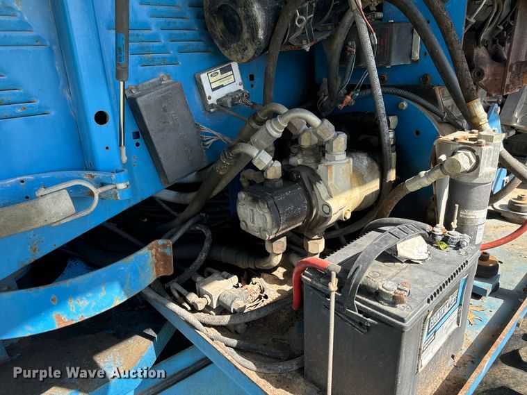 image for item EH6934 1995 Genie S-60 boom lift