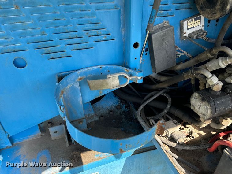 image for item EH6934 1995 Genie S-60 boom lift