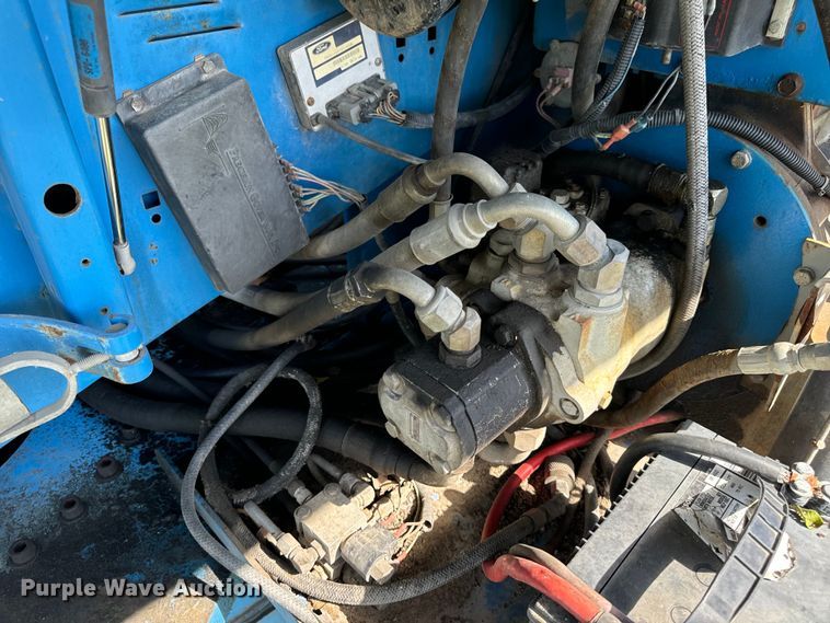 image for item EH6934 1995 Genie S-60 boom lift