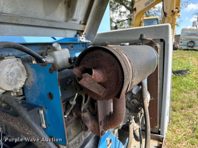 image for item EH6934 1995 Genie S-60 boom lift