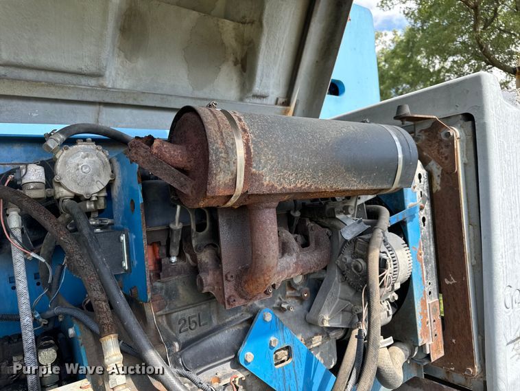 image for item EH6934 1995 Genie S-60 boom lift