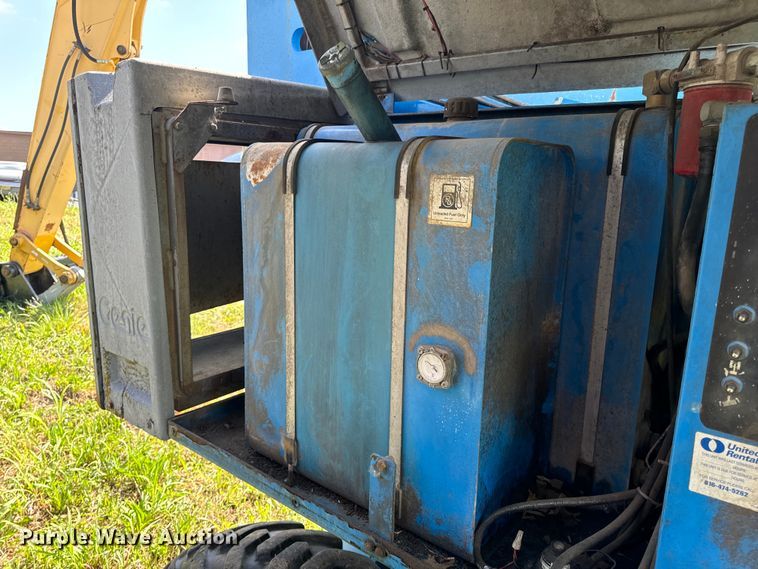 image for item EH6934 1995 Genie S-60 boom lift