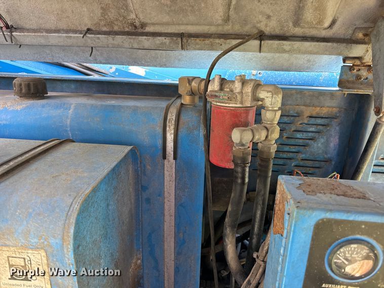 image for item EH6934 1995 Genie S-60 boom lift