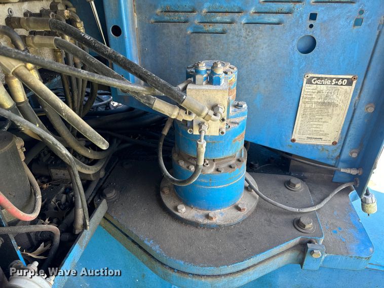 image for item EH6934 1995 Genie S-60 boom lift