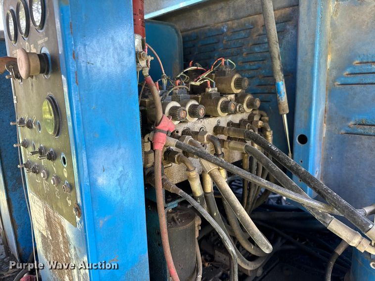 image for item EH6934 1995 Genie S-60 boom lift