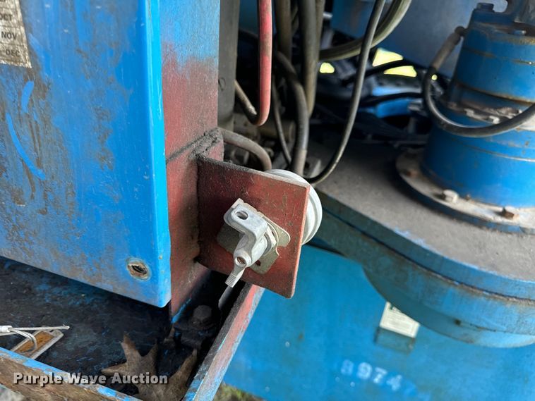 image for item EH6934 1995 Genie S-60 boom lift