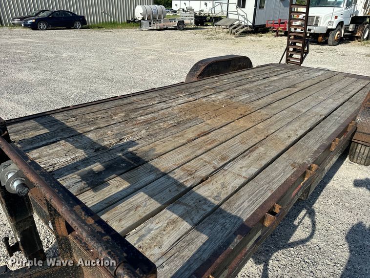 image for item EH6944 2004 Maxwell equipment trailer