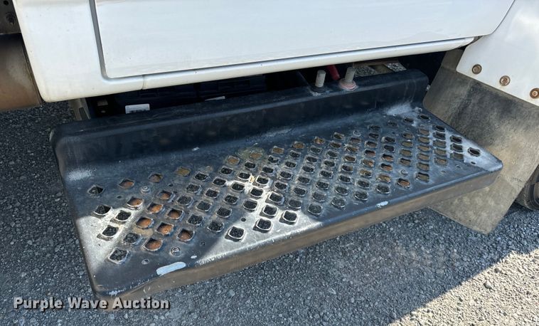 image for item EH6946 2005 Chevrolet  C4500 utility / service truck