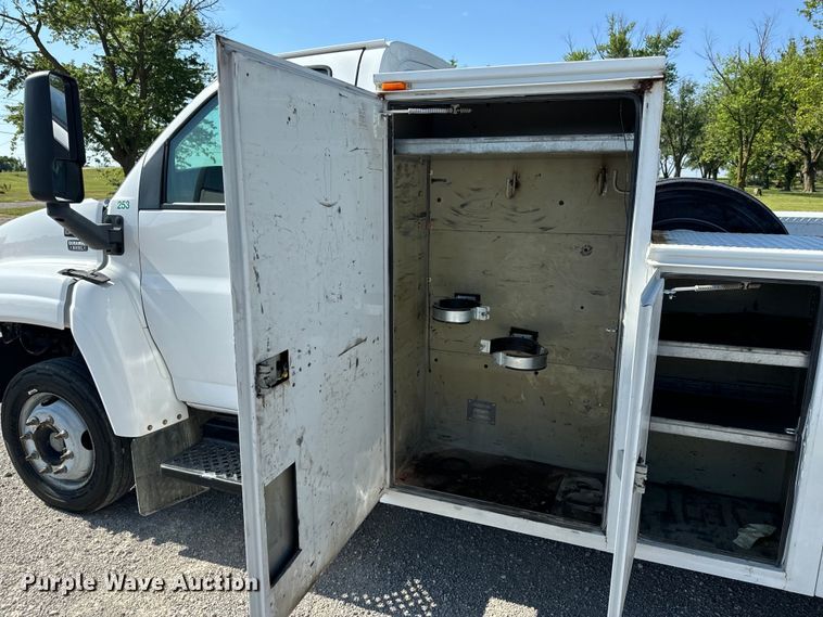 image for item EH6946 2005 Chevrolet  C4500 utility / service truck