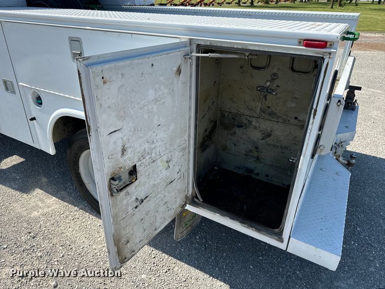 image for item EH6946 2005 Chevrolet  C4500 utility / service truck