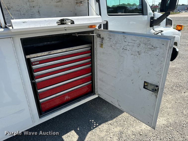 image for item EH6946 2005 Chevrolet  C4500 utility / service truck