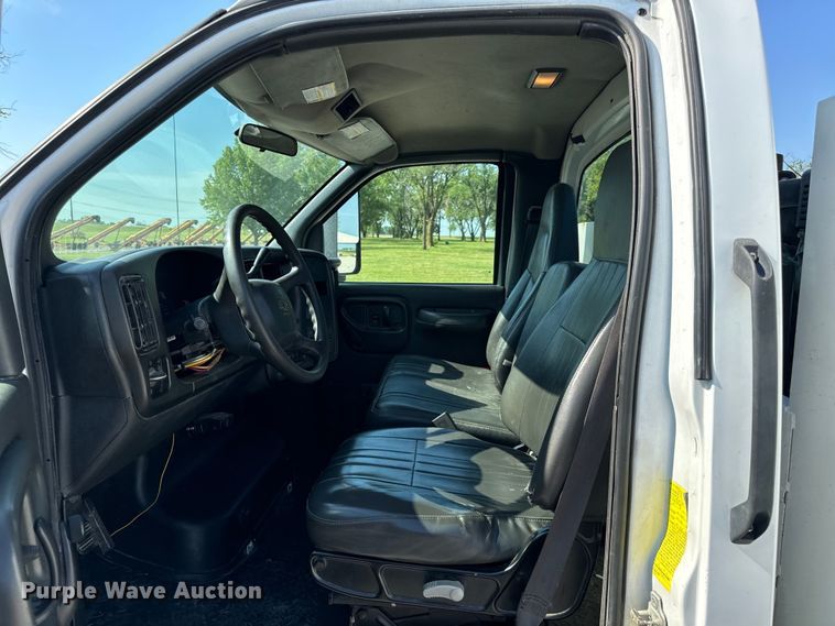 image for item EH6946 2005 Chevrolet  C4500 utility / service truck