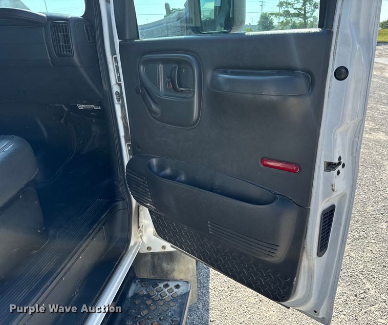 image for item EH6946 2005 Chevrolet  C4500 utility / service truck