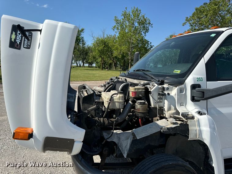 image for item EH6946 2005 Chevrolet  C4500 utility / service truck