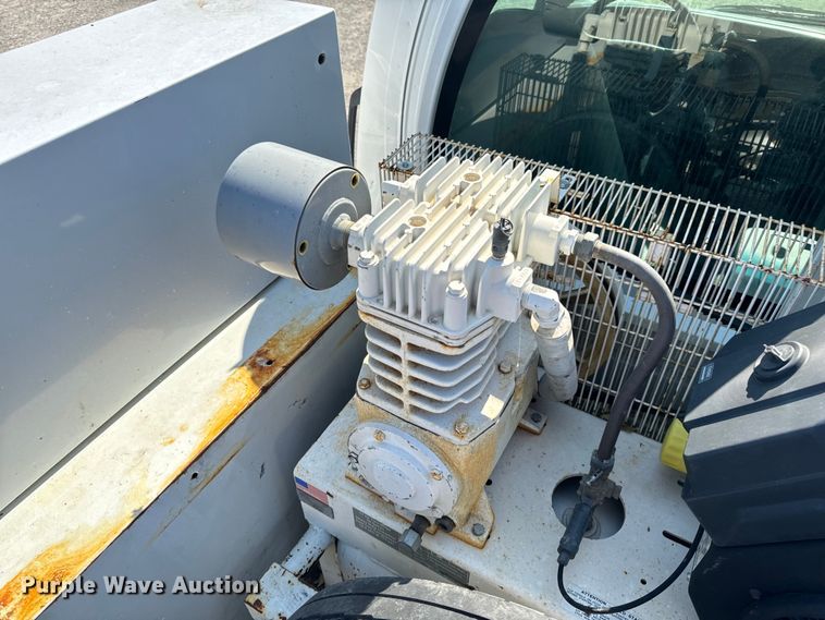 image for item EH6948 2005 Chevrolet  C4500 utility / service truck