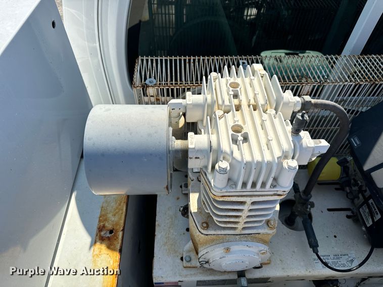 image for item EH6948 2005 Chevrolet  C4500 utility / service truck