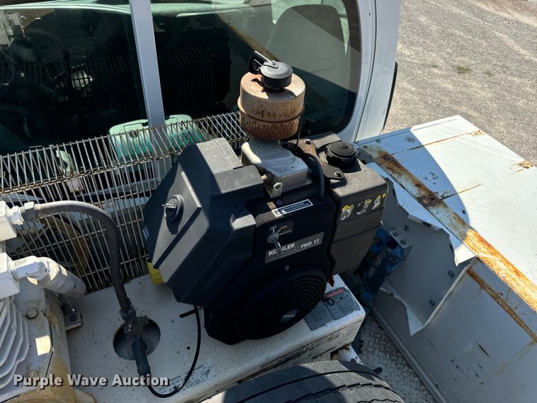 image for item EH6948 2005 Chevrolet  C4500 utility / service truck