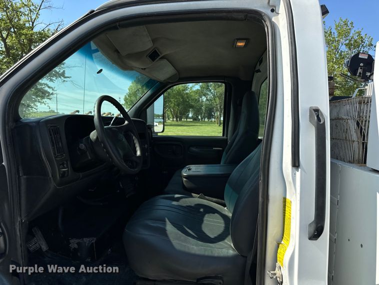 image for item EH6948 2005 Chevrolet  C4500 utility / service truck