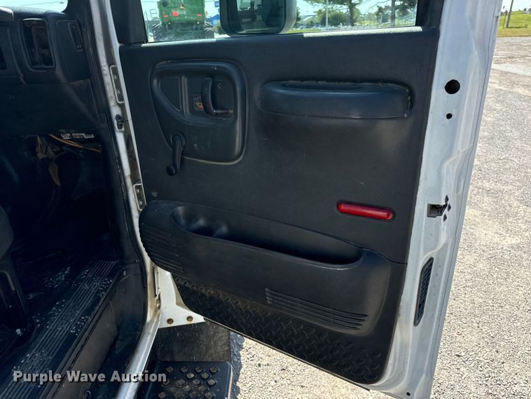 image for item EH6948 2005 Chevrolet  C4500 utility / service truck