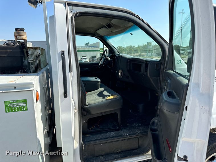 image for item EH6948 2005 Chevrolet  C4500 utility / service truck