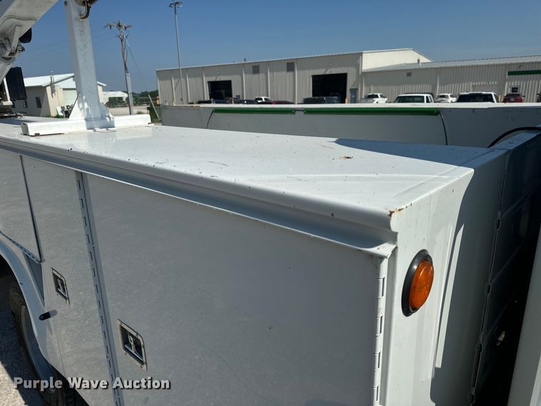 image for item EH6949 2005 Chevrolet  C4500 utility / service truck