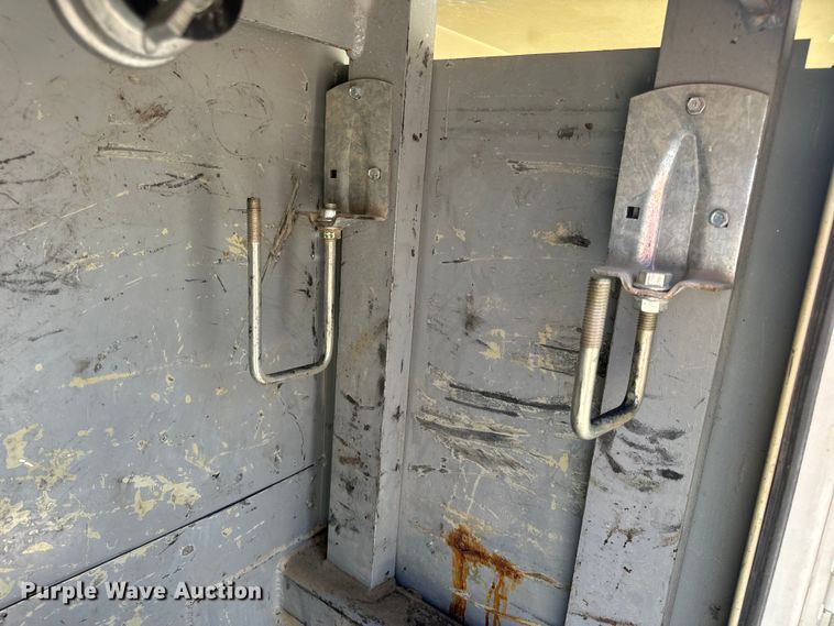 image for item EH6949 2005 Chevrolet  C4500 utility / service truck