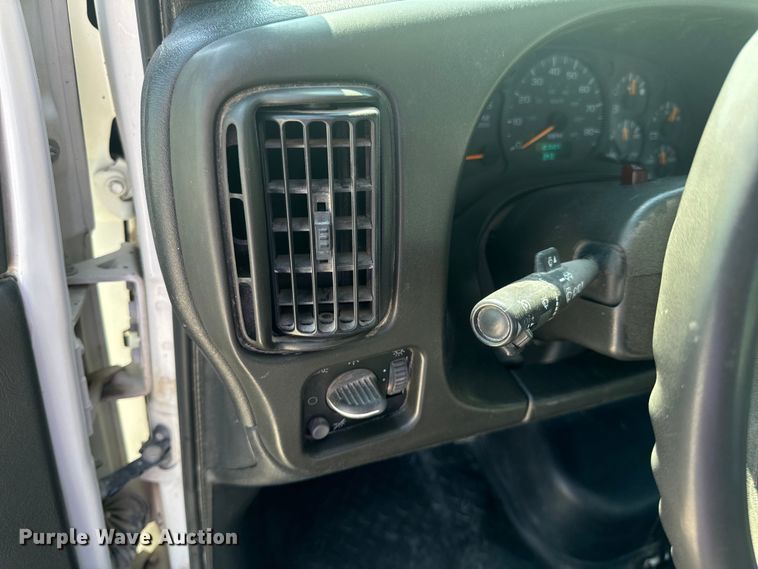 image for item EH6949 2005 Chevrolet  C4500 utility / service truck