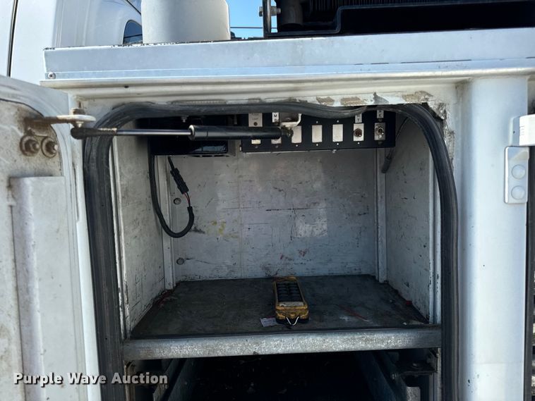 image for item EH6950 2007 Chevrolet  C5500 utility / service truck