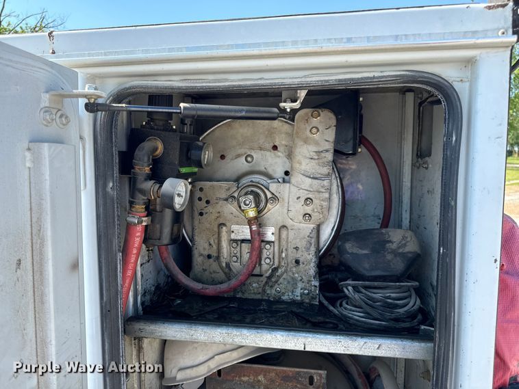 image for item EH6950 2007 Chevrolet  C5500 utility / service truck