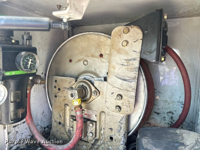 image for item EH6950 2007 Chevrolet  C5500 utility / service truck