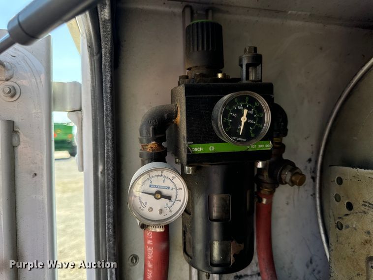 image for item EH6950 2007 Chevrolet  C5500 utility / service truck