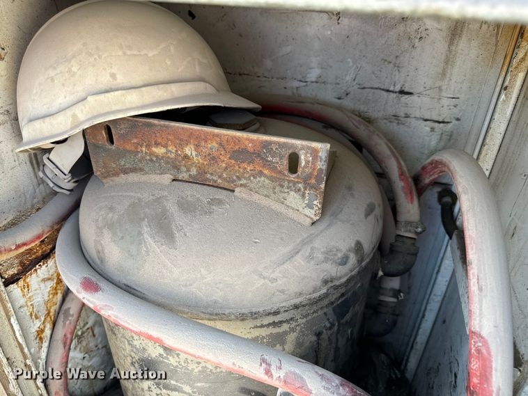 image for item EH6950 2007 Chevrolet  C5500 utility / service truck